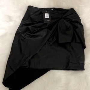 🆕 Fashion Nova Skirt 🆕